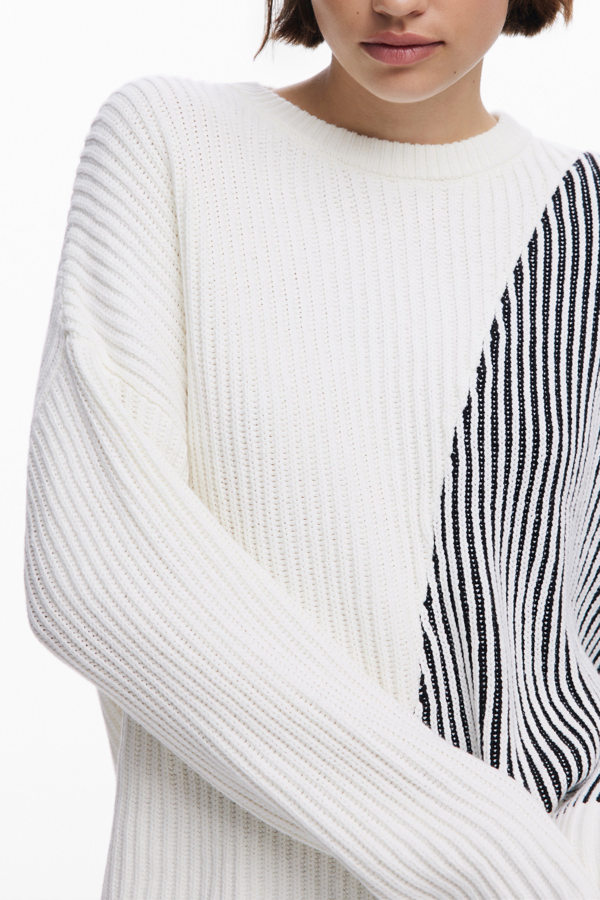 DESIGUAL WOMEN'S WHITE SWEATER